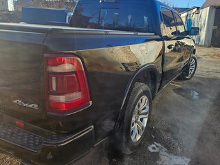 2022 Ram 1500 Crew Cab V, чёрный, 7900000 рублей, вид 3