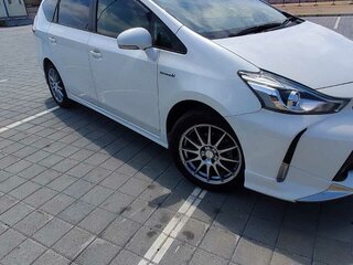 2019 Toyota Prius Alpha I (ZVW40/41) Рестайлинг, белый, 2000000 рублей, вид 4