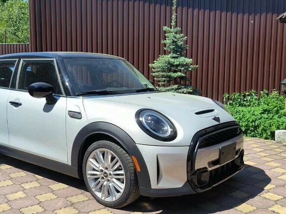 2022 Mini Hatch Cooper S III (F55/F56) Рестайлинг 2, серый, 3400000 рублей