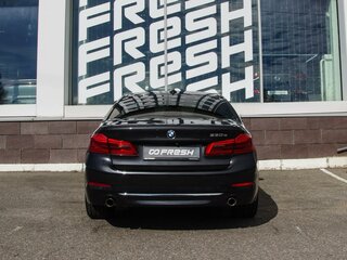 2017 BMW 5 серии 530e VII (G30/G31/G38), серый, 3189000 рублей, вид 4