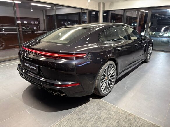 2026 Porsche Panamera 4 E-Hybrid Executive III, чёрный, 26990000 рублей - вид 9