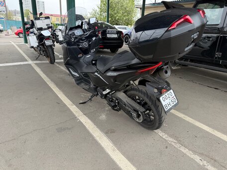 2023 Yamaha TMAX, чёрный, 1850000 рублей, вид 2