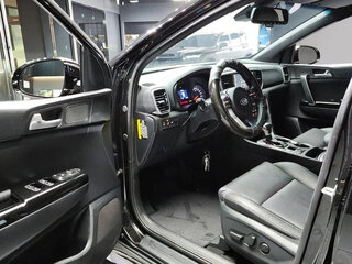 2021 Kia Sportage IV Рестайлинг, чёрный, 1950000 рублей, вид 5