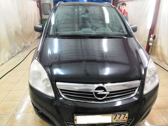 2011 Opel Zafira B Рестайлинг, чёрный