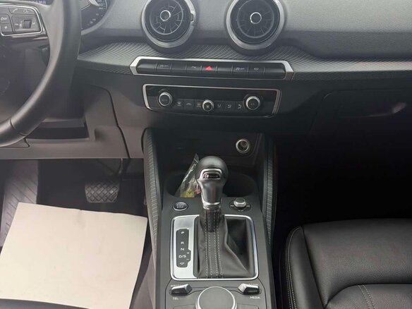2022 Audi Q2 L 35 TFSI I Рестайлинг, белый, 1578000 рублей - вид 16