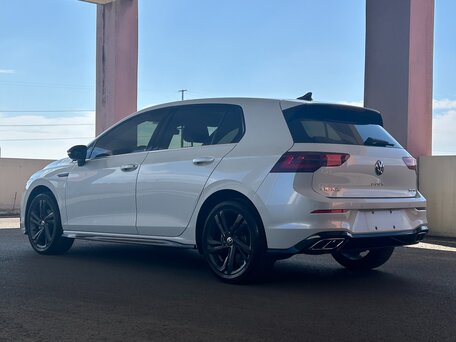 2022 Volkswagen Golf VIII, белый, 2330000 рублей, вид 3