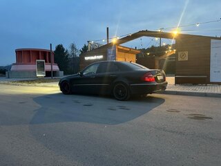 2002 Mercedes-Benz E-Класс 320 III (W211, S211), чёрный, 900000 рублей, вид 5