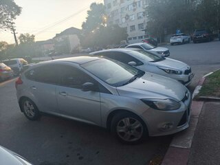 2011 Ford Focus III, серебристый, 600000 рублей, вид 3