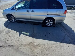 2002 Nissan Liberty, серебристый, 550000 рублей, вид 4