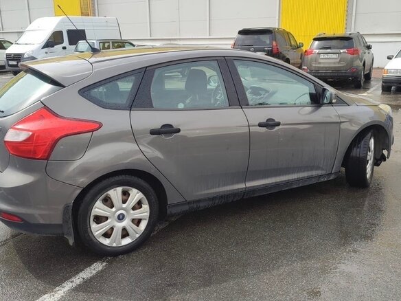 2013 Ford Focus III, коричневый, 700000 рублей - вид 9
