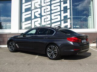 2017 BMW 5 серии 530e VII (G30/G31/G38), серый, 3189000 рублей, вид 2