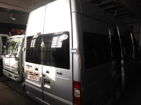 2010 Ford Transit, серебристый, 600000 рублей - вид 3
