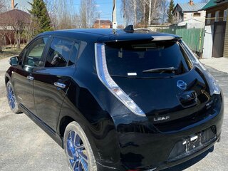 2014 Nissan Leaf (EM57) I (ZE0/AZE0), чёрный, 1320000 рублей, вид 5