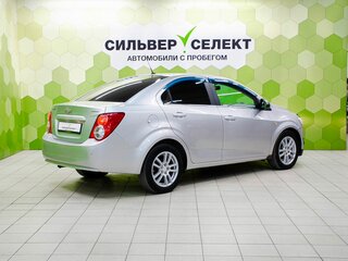 2012 Chevrolet Aveo II, серебристый, 500000 рублей, вид 2
