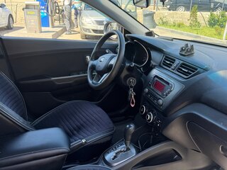 2013 Kia Rio 4-speed III, серебристый, 650000 рублей, вид 5