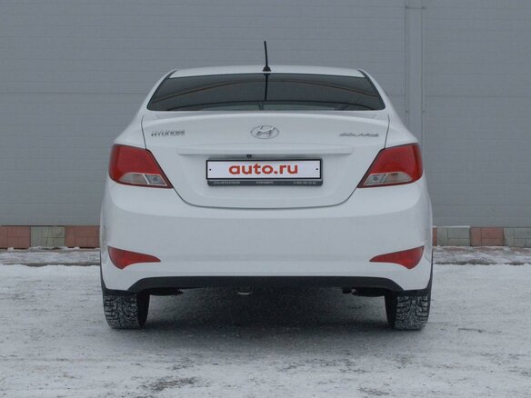 2015 Hyundai Solaris I Рестайлинг, белый, 1100000 рублей - вид 5