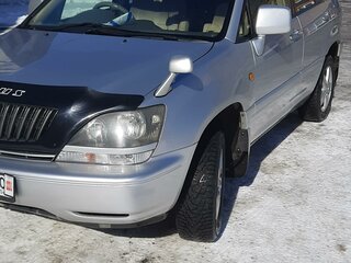 1999 Toyota Harrier I (XU10), серебристый, 850000 рублей, вид 1