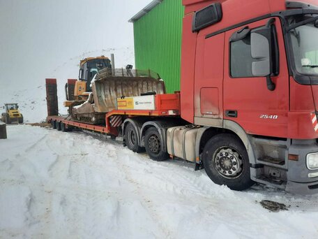 2015 Mercedes-Benz Actros, красный, 4250000 рублей, вид 3