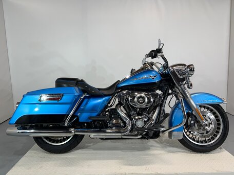 2011 Harley-Davidson Road King, синий, 710000 рублей, вид 1