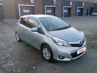 2011 Toyota Vitz III (XP130), серый, 680000 рублей, вид 2