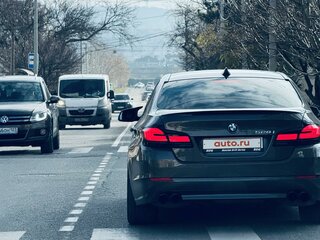 2011 BMW 5 серии 528i VI (F10/F11/F07), коричневый, 2100000 рублей, вид 4
