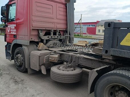 2019 Mercedes-Benz Actros, пурпурный, 7000000 рублей, вид 5