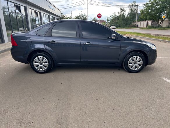 2008 Ford Focus II Рестайлинг, серый, 550000 рублей - вид 3