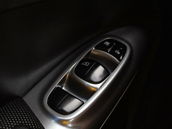 2011 Nissan Juke I, красный - вид 12