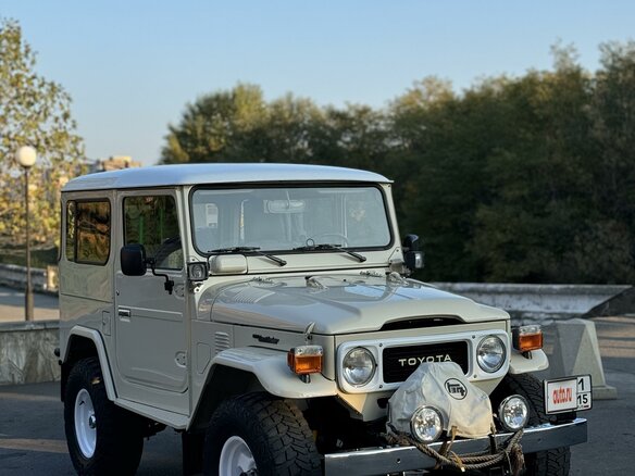 1979 Toyota Land Cruiser 40 Series, бежевый, 12000000 рублей