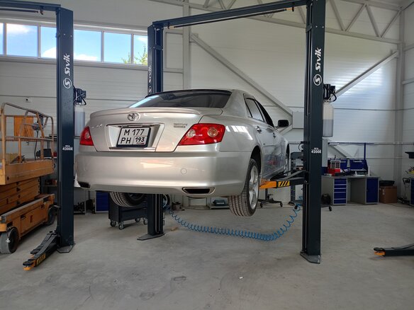 2005 Toyota Mark X I, серебристый, 1100000 рублей - вид 15