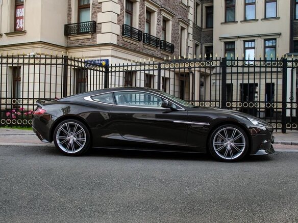 2012 Aston Martin Vanquish II, коричневый, 18000000 рублей - вид 12