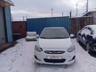 2013 Hyundai Solaris I, белый, 750000 рублей, вид 1
