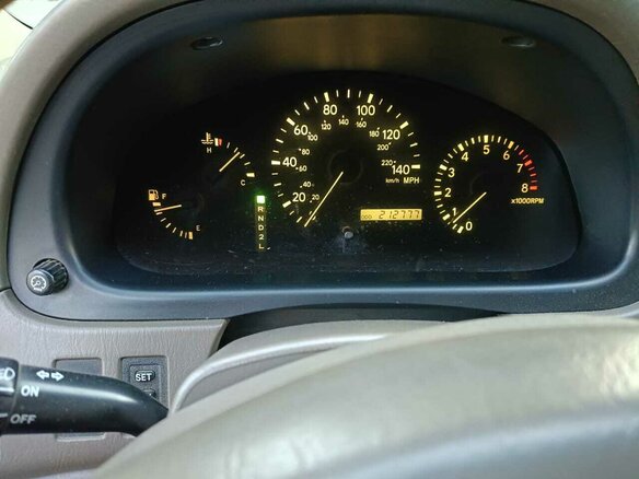 2000 Lexus RX 300 I, жёлтый, 780000 рублей - вид 12