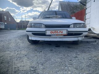 1989 Toyota Carina V (T170), белый, 320000 рублей, вид 3