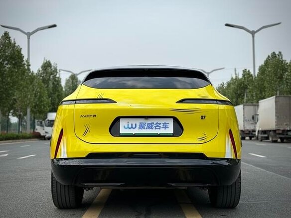 2024 Avatr 07, жёлтый, 6500000 рублей - вид 3