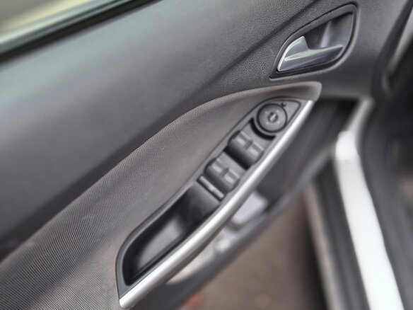 2012 Ford Focus III, белый, 980000 рублей - вид 6