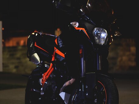 2013 KTM 990 SM, чёрный, 700000 рублей, вид 4