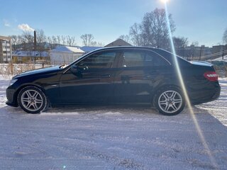 2011 Mercedes-Benz E-Класс 200 7G-Tronic IV (W212, S212, C207), чёрный, 1780000 рублей, вид 3