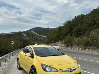 2011 Opel Astra GTC J Рестайлинг, жёлтый, 500000 рублей, вид 1