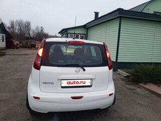 2012 Nissan Note I Рестайлинг, белый, 510000 рублей, вид 4