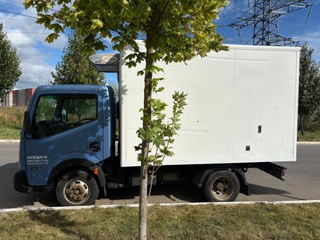 2010 Nissan Cabstar, синий, 1400000 рублей, вид 4