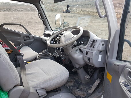2003 Toyota Dyna, белый, 2000000 рублей, вид 5