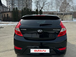 2013 Hyundai Solaris I, чёрный, 995000 рублей, вид 4