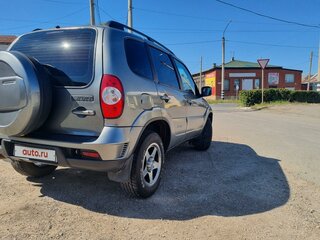 2013 Chevrolet Niva I Рестайлинг, серый, 650000 рублей, вид 4