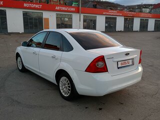 2011 Ford Focus II Рестайлинг, белый, 500000 рублей, вид 5