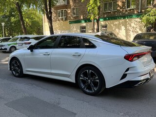 2021 Kia K5 III, белый, 3000000 рублей, вид 5