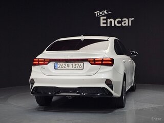 2022 Kia K3 II Рестайлинг, белый, 1575000 рублей, вид 4