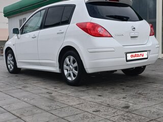 2012 Nissan Tiida I Рестайлинг, белый, 1050000 рублей, вид 1