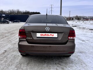 2015 Volkswagen Polo V Рестайлинг, коричневый, 1100000 рублей, вид 4