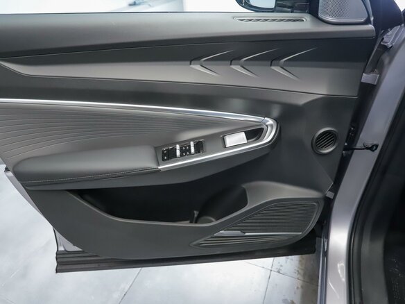 2026 Geely Cityray, серебристый, 3384990 рублей - вид 9